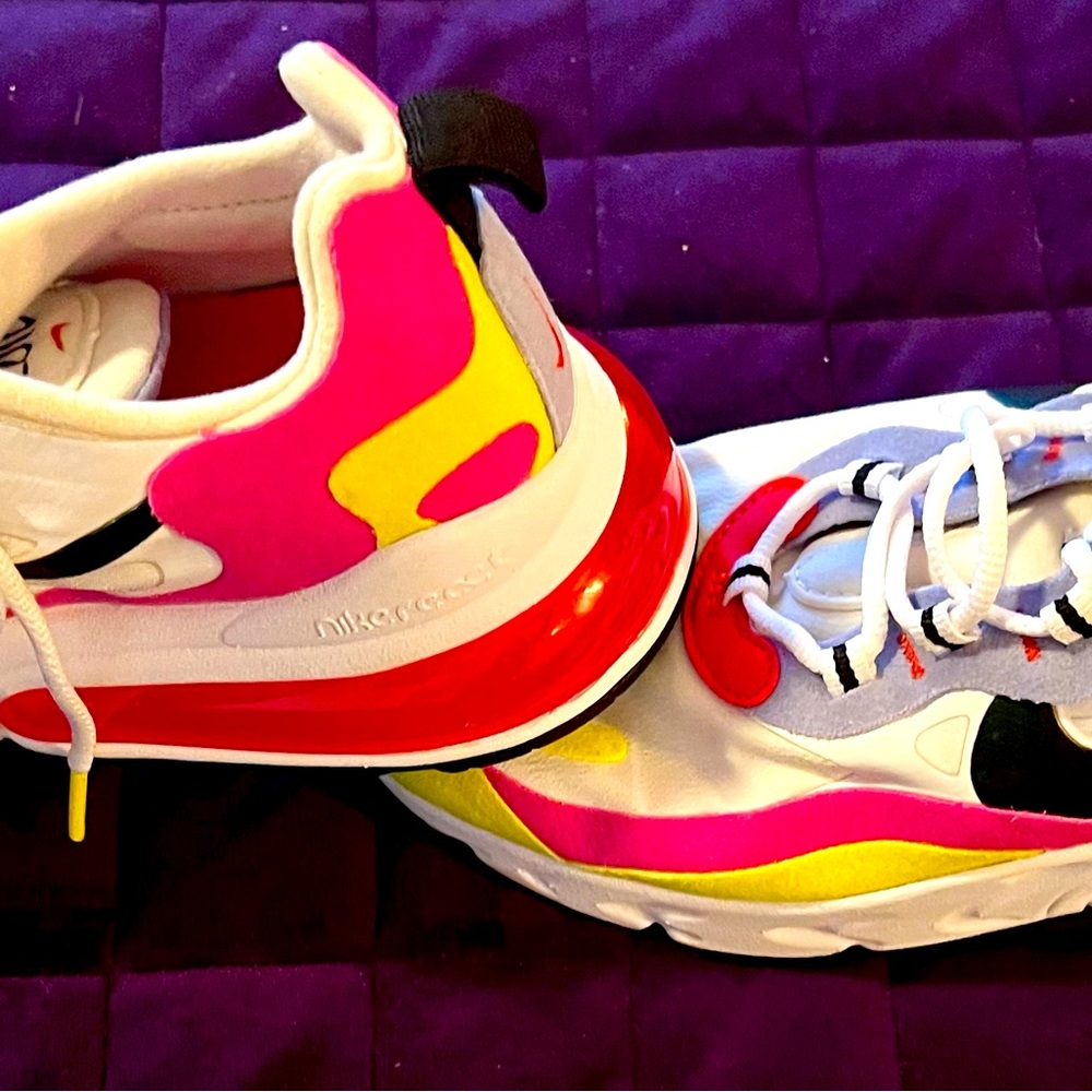 Nike Air React 270. EUC Women’s Size 8